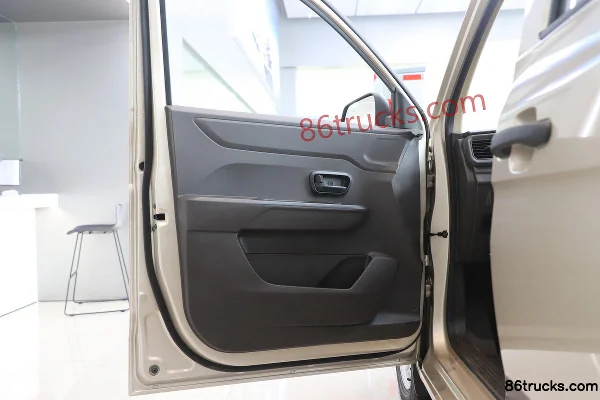 Wuling Hongguang V 2022 Jinqu Edition 99hp 1.5L Gasoline 5-Seat Van (China VI) Cab (2) | 86Trucks
