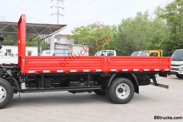 Yuejin Chaoyue C300 Value Edition 155hp 4X2(6 wheels) 4.2m single-row flatbed light truck Body (1) | 86Trucks