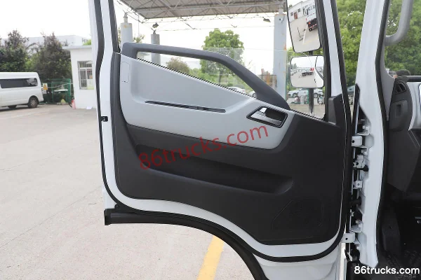 SAIC Light Truck Dana T1 4.5T 4.17m Single Row Pure Electric Van Light Truck 100.46kWh 4X2(6 wheels) Interior (2) | 86Trucks