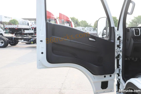 Yuejin Fuxing ES80 4.1T 3.65m Single Row Pure Electric Flatbed Mini Truck 55.7kWh 4X2(6 wheels) Interior (2) | 86Trucks