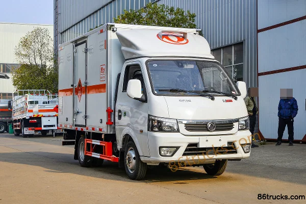 Dongfeng Tuyi T5 1.5L 113 hp gasoline 4X2(6 wheels) flammable liquid van truck (Chufei brand) Exterior