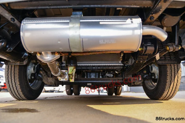 Dongfeng Tuyi T5 1.5L 113 hp gasoline 4X2(6 wheels) flammable liquid van truck (Chufei brand) Chassis (1) | 86Trucks