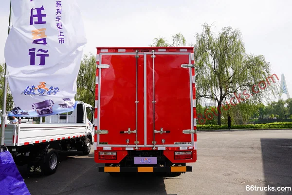Dongfeng Duolika D5 Super Power 2.0L 150 hp 4X2(6 wheels) Gasoline 4.02m single-row box van light truck Body (3) | 86Trucks