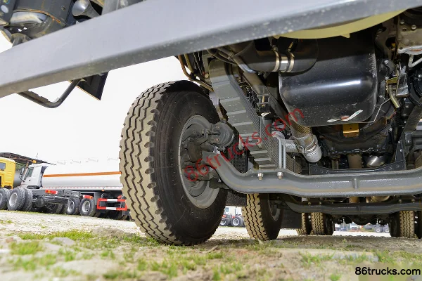 Sinotruk HOWO N5G 350 ch 8X4(12 roues) Camion transport de poudre à faible densité (marque Huaxia Chille) Châssis (2) | 86Trucks