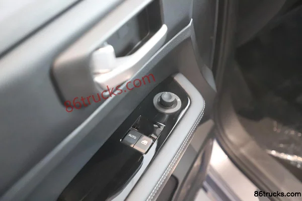 Wuling Zhengcheng Luxury 146 hp 1.5L Gasoline 9-Seat Multi-Purpose Passenger Vehicle (China VI) Cab (3) | 86Trucks