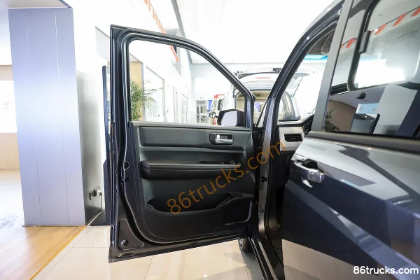 Wuling Zhengcheng Luxury 146 hp 1.5L Gasoline 9-Seat Multi-Purpose Passenger Vehicle (China VI) Cab (1) | 86Trucks