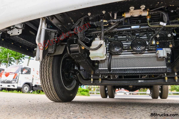 Foton Aoling Jiyun Youth Invincible Edition 146 hp 4X2(6 wheels) 3.655m Single Row Flatbed Light Truck Chassis (2) | 86Trucks