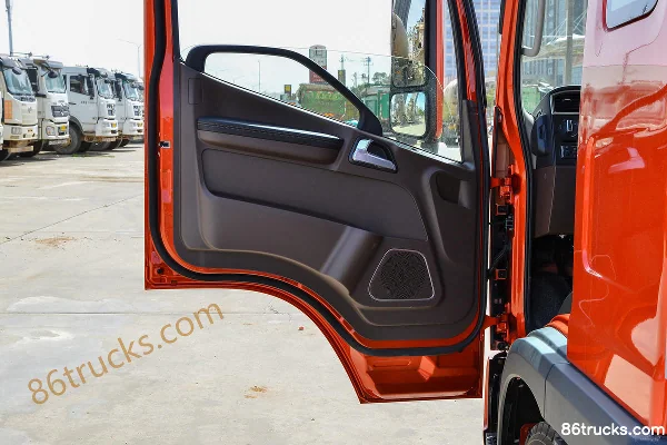 FAW Jiefang Lingtu 165hp 4X2(6 wheels) 3.78m Semi-row Stake Truck (China VI) (4.875 Ratio) Cab (2) | 86Trucks