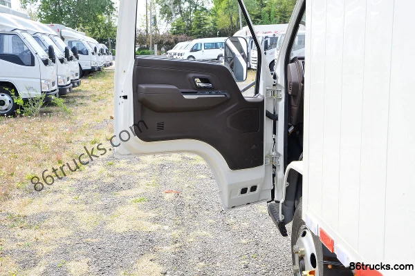JMC Shunda Narrow Body Luxury Edition 116hp 4X2(6 wheels) 3.1m Single Row Van Light Truck Cab (2) | 86Trucks