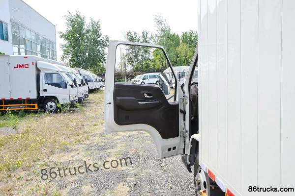 JMC Shunda Narrow Body Luxury Edition 116hp 4X2(6 wheels) 3.1m Single Row Van Light Truck Cab (1) | 86Trucks