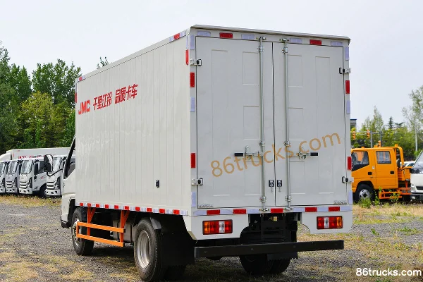 JMC Shunda Narrow Body Luxury Edition 116hp 4X2(6 wheels) 3.1m Single Row Van Light Truck (3) | 86Trucks