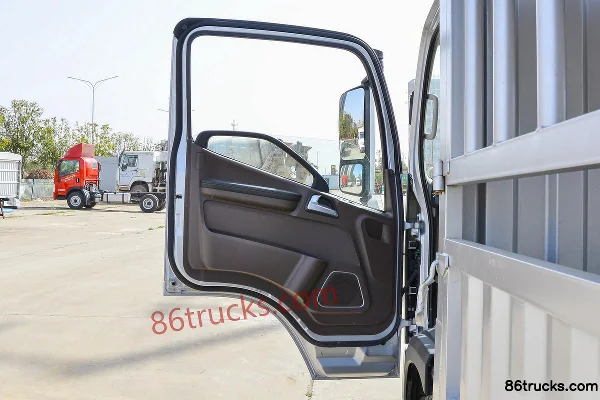 FAW Jiefang Lingtu 165 hp 4X2(6 wheels) 4.16m Single Row Cage Cargo Light Truck (Wide Body) Cab (1) | 86Trucks