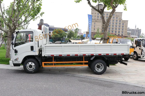 JMC Kaiwei Blue Whale Wide Body 170 ch 4X2(6 roues) 4.1 m camion porteur à ridelles, cabine simple Extérieur (3) | 86Trucks