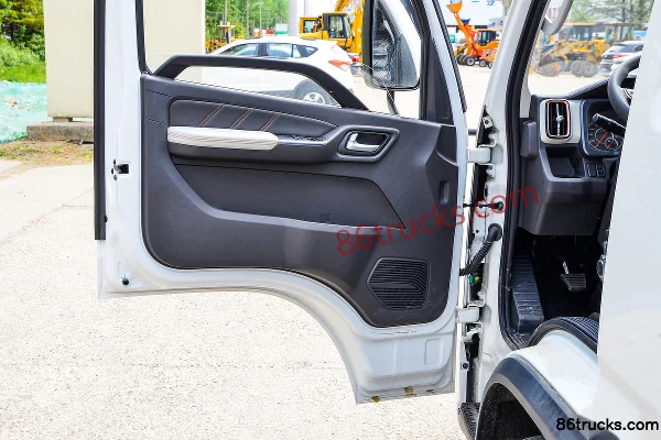 Foton Aumark M 2.0L 144hp 4X2(6 wheels) Gasoline 3.535m Semi-Cab Wing Opening Van Small Truck (2) | 86Trucks