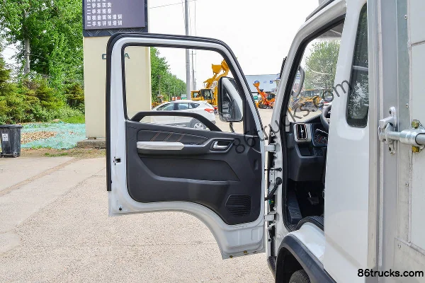 Foton Aumark M 2.0L 144hp 4X2(6 wheels) Gasoline 3.535m Semi-Cab Wing Opening Van Small Truck (1) | 86Trucks