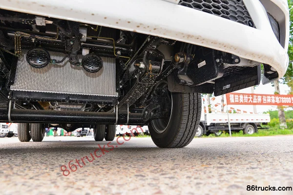 Foton Aumark M 2.0L 144hp 4X2(6 wheels) Gasoline 3.535m Semi-Cab Wing Opening Van Small Truck Chassis (3) | 86Trucks