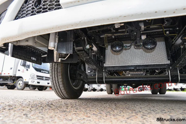 Foton Aumark M 2.0L 144hp 4X2(6 wheels) Gasoline 3.535m Semi-Cab Wing Opening Van Small Truck Chassis (2) | 86Trucks