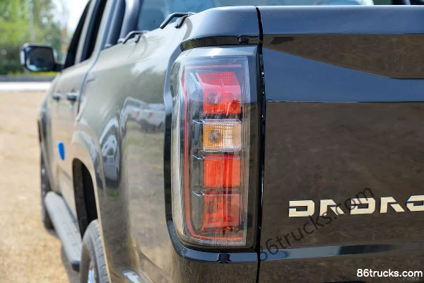JMC Da Dao Quannengzhe Comfort 2.3T Diesel 177hp Automatic 4WD Standard Wheelbase Double Row Pickup Official Photos (3) | 86Trucks
