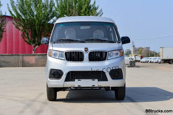 Jinbei Xiaohaishi X30 2024 Wealth Edition 110hp 1.5L Gasoline 2/5-Seat Panel Van Exterior (2) | 86Trucks