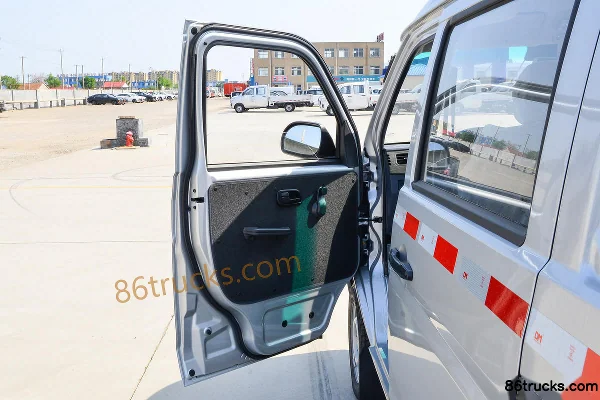 Jinbei Xiaohaishi X30 2024 Wealth Edition 110hp 1.5L Gasoline 2/5-Seat Panel Van Cab (1) | 86Trucks