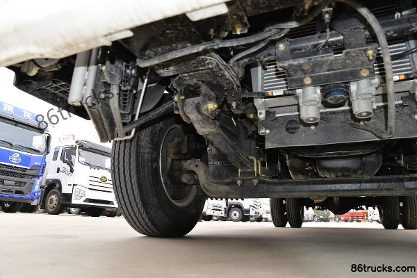 Isuzu KV100 132 ch 4X2(6 roues) camion frigorifique 4,07 m (marque Chengliwei) Châssis (2) | 86Trucks
