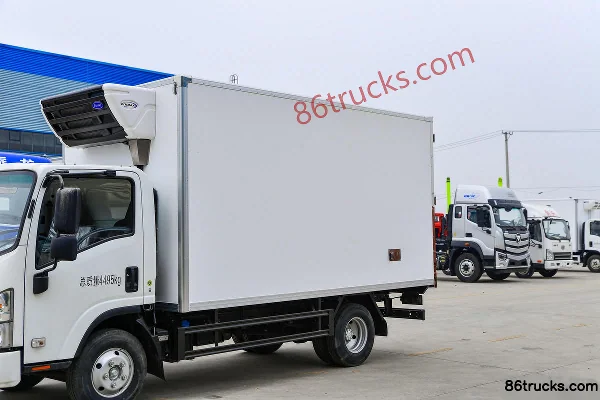 Isuzu KV100 132 ch 4X2(6 roues) camion frigorifique 4,07 m (marque Chengliwei) Carrosserie (1) | 86Trucks