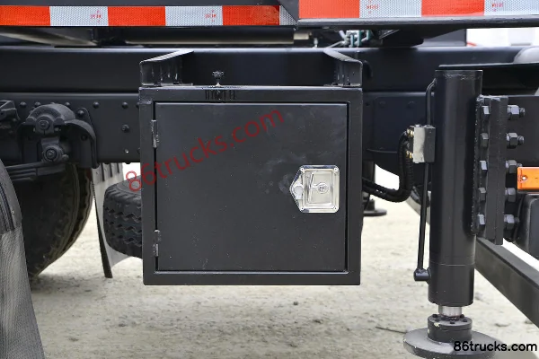 Dongfeng Commercial Vehicle Tianjin VR 230hp 4X2(6 wheels) Tank Truck (Huawei Chiled Brand) Body (3) | 86Trucks