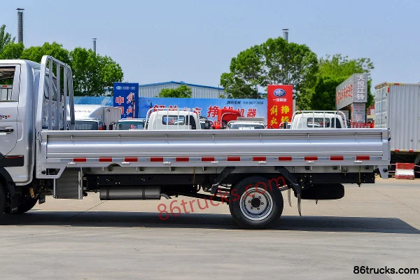 Lanqing Auto Ling R High-spec Edition 1.6L 122hp 4X2(6 wheels) Gasoline 4.03m Single Row Stake Mini Truck Body (2) | 86Trucks