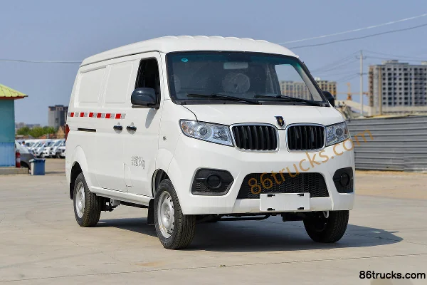 Jinbei Xiaohaishi X30 102hp 1.5L Gasoline 2-Seat Panel Van Exterior