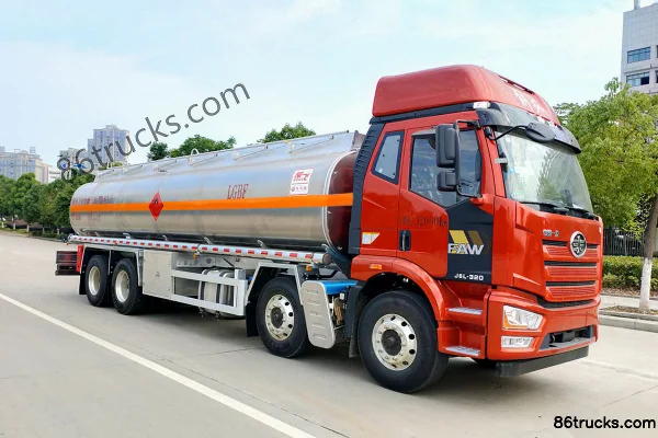 Chufei Chufei FAW Jiefang chassis fuel tanker truck