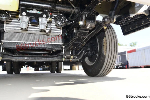 Foton Times Leader M5 132hp 4X2(6 wheels) 4.17m Single Row Flatbed Light Truck (China VI) Chassis (3) | 86Trucks