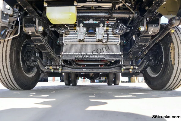 Foton Times Leader M5 132hp 4X2(6 wheels) 4.17m Single Row Flatbed Light Truck (China VI) Chassis (1) | 86Trucks