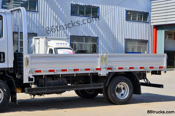 Foton Times Leader M5 132hp 4X2(6 wheels) 4.17m Single Row Flatbed Light Truck (China VI) Body (1) | 86Trucks