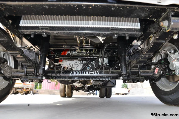 Jinbei T52 Chuangfu Type 1.5L 109hp 4X2(6 wheels) Gasoline 2.605m Double Row Box Van Mini Truck Chassis (1) | 86Trucks