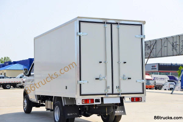Jinbei T52 Chuangfu Type 1.5L 109hp 4X2(6 wheels) Gasoline 2.605m Double Row Box Van Mini Truck Body (3) | 86Trucks