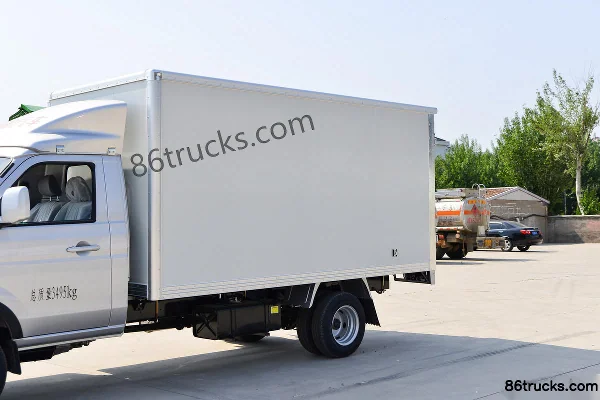 Jinbei T52 Chuangfu Type 1.5L 109hp 4X2(6 wheels) Gasoline 2.605m Double Row Box Van Mini Truck Body (1) | 86Trucks