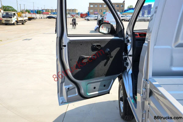 SRM Jinka S1 2024 Edition Standard Edition 1.4L 102 hp 4X2(6 wheels) Gasoline 3.05m Single Row Flatbed Mini Truck (Single Rear Tire) Cab (2)