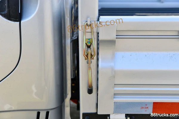 Dongfeng EV180 Standard 3.5T 3.99m Single Row Electric Flatbed Micro Truck 50.176kWh 4X2(6 wheels) Body (3) | 86Trucks
