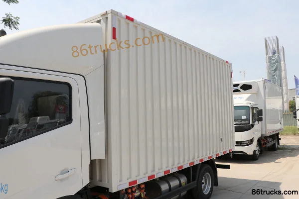 FARIZON Xingzhi H8M 4,5T 4,15 m camion léger fourgon à cabine simple hybride à prolongateur d'autonomie au méthanol 21,02 kWh 4X2(6 roues) C