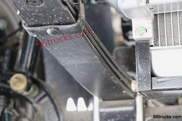Dongfeng Xiaobawang W15 122 hp 4X2(6 wheels) 3.18m double-row flatbed mini truck (WLY 5-speed) Chassis (3) | 86Trucks