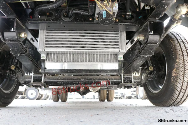 Dongfeng Xiaobawang W15 122 hp 4X2(6 wheels) 3.18m double-row flatbed mini truck (WLY 5-speed) Chassis (1) | 86Trucks