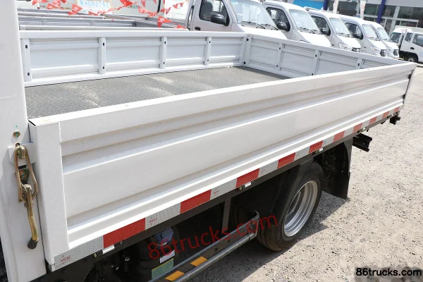 Dongfeng Xiaobawang W15 122 hp 4X2(6 wheels) 3.18m double-row flatbed mini truck (WLY 5-speed) Body (3) | 86Trucks