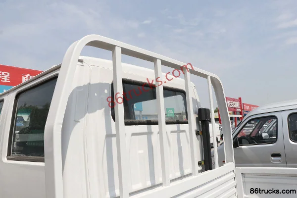 Dongfeng Xiaobawang W15 122 hp 4X2(6 wheels) 3.18m double-row flatbed mini truck (WLY 5-speed) Body (1) | 86Trucks