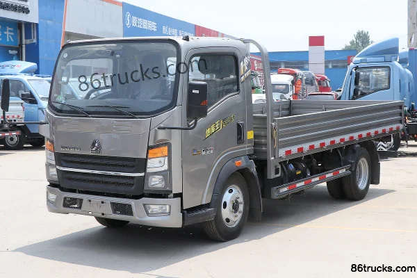 Sinotruk HOWO Hanjiang M 145hp 4X2(6 wheels) 4.15m single-row fence light truck (WLY 5-speed) Exterior (3) | 86Trucks