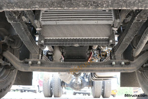 JAC Dewos T7 195 hp 4X2(6 wheels) 4.6m half-row cage cargo truck Chassis (1) | 86Trucks