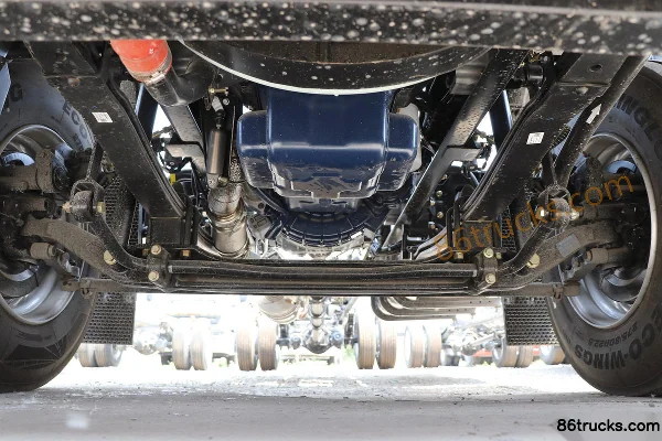 SHACMAN Delong M6000 Elite Edition 300 hp 4X2(6 wheels) 9.8m Van Cargo Truck Chassis (1) | 86Trucks