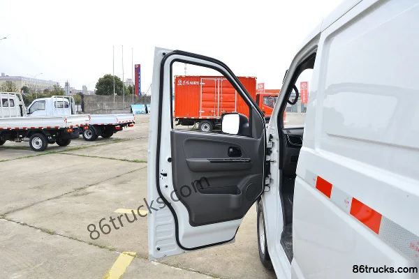 Dongfeng Yufeng EM26 3T 4.865m Pure Electric Van Transport Truck (Range 220km) 41.86kWh Cab (1) | 86Trucks