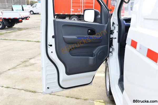 Dongfeng Yufeng EM27L 3,2T 2 places 5,265 m camion de transport fourgon électrique pur (EVE) 41,86 kWh Cabine (2) | 86Trucks