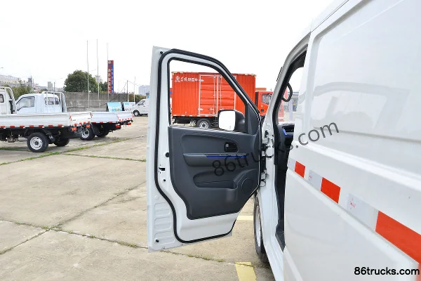 Dongfeng Yufeng EM27L 3,2T 2 places 5,265 m camion de transport fourgon électrique pur (EVE) 41,86 kWh Cabine (1) | 86Trucks