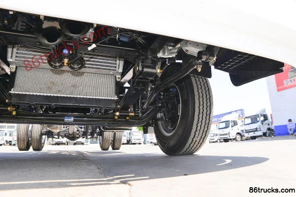 SHACMAN Commercial Vehicle Delong G1 155hp 4X2(6 wheels) 4.2m single-row van light truck (Fast Gear 8-speed) Chassis (3) | 86Trucks